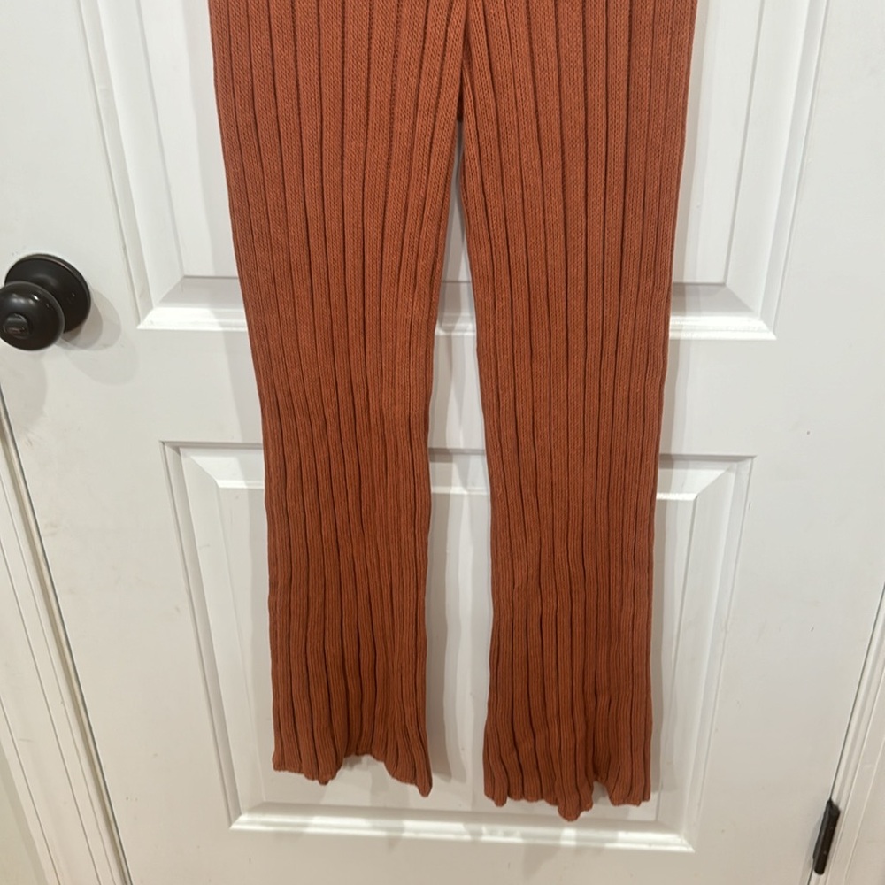 FREE PEOPLE BEACH IMOGENE RIBBED KNIT SWEATER PANTS SALMON RUST MEDIUM - Picture 8 of 11